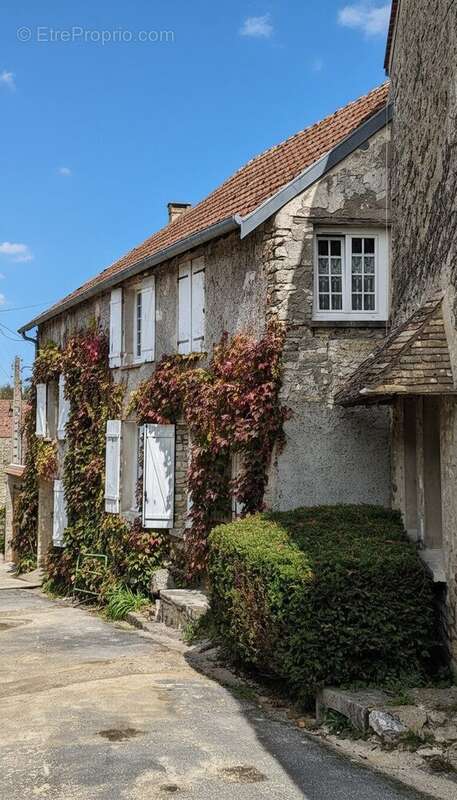 Maison à JUMEAUVILLE