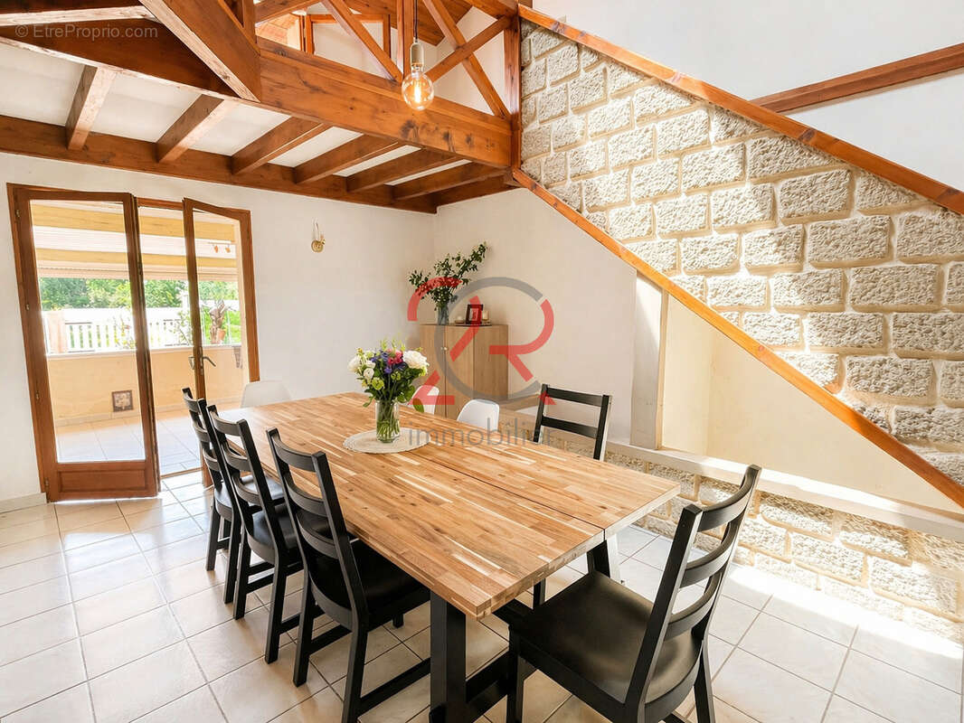 Maison familiale au calme, avec volumes rares et fort potentiel - photo 8