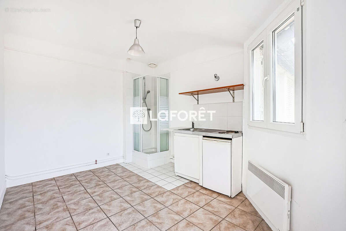 Studio charme sous les toits - Vue Tour Eiffel - photo 5
