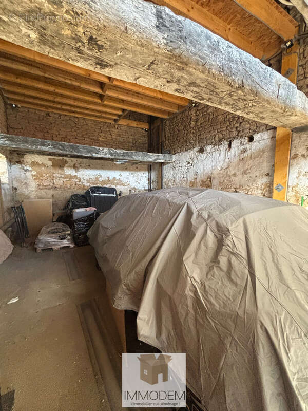 Maison entièrement rénovée avec dépendance et fort potentiel - photo 25