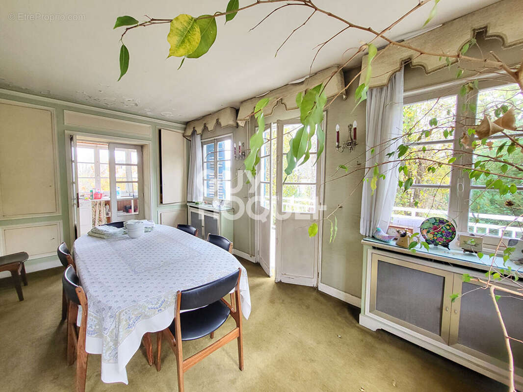 Maison à LA CELLE-SAINT-CLOUD