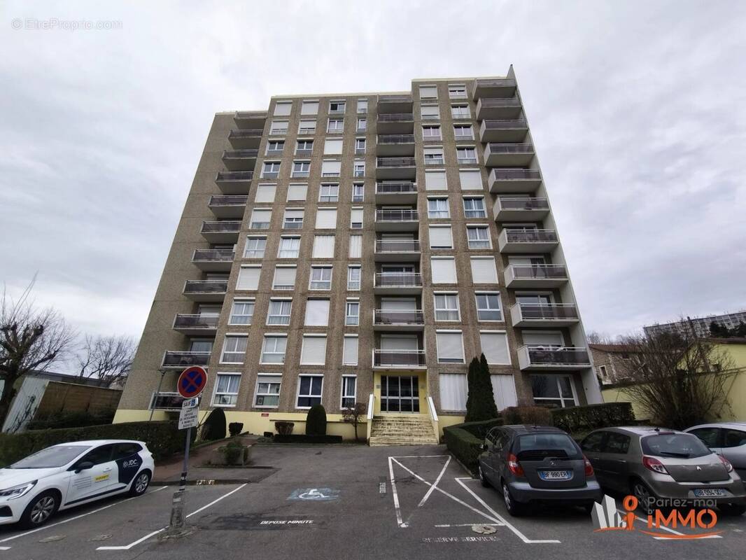 Appartement à SAINT-ETIENNE