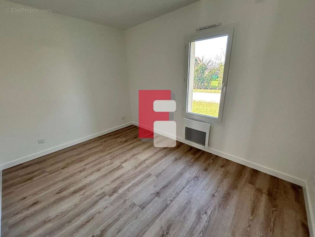 Maison à MESNIL-SAINT-PERE