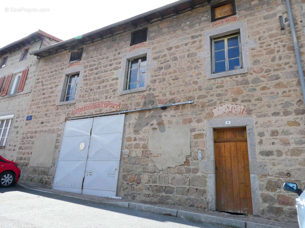 Maison à LONGESSAIGNE