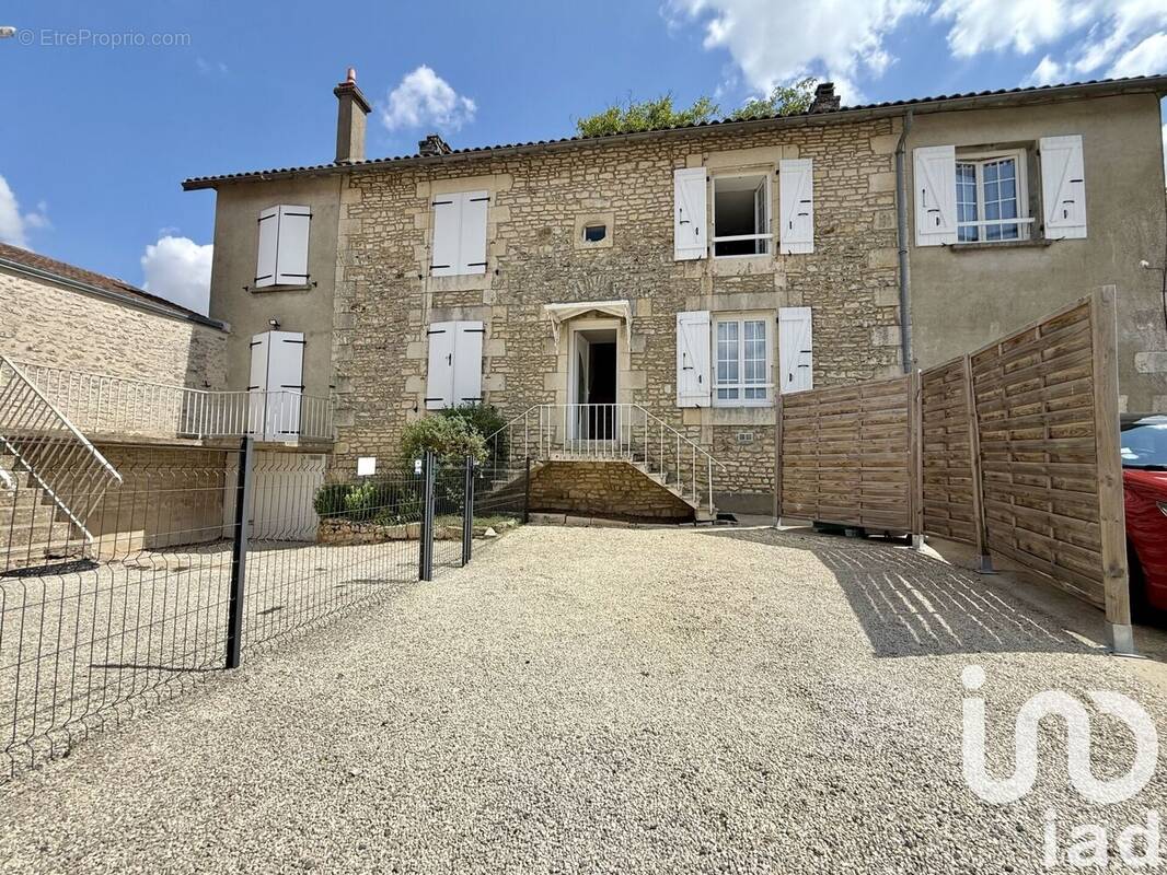 Photo 1 - Appartement à VOUILLE