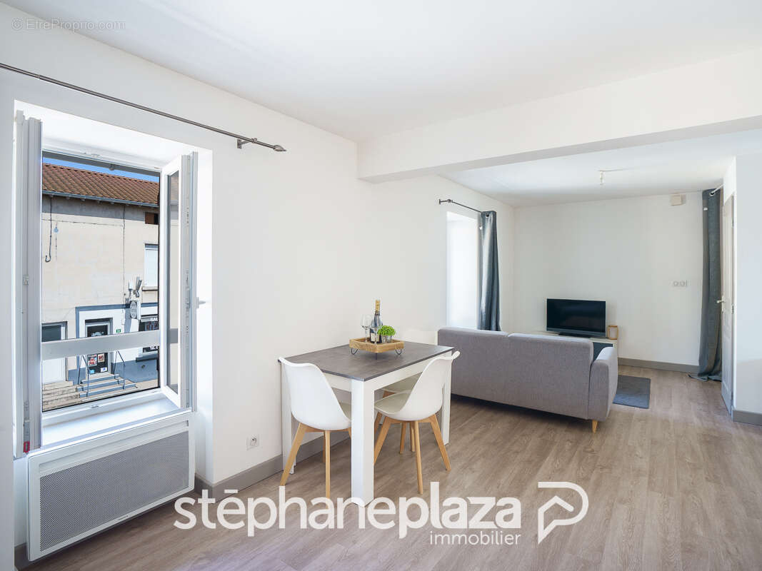 Appartement à REPLONGES