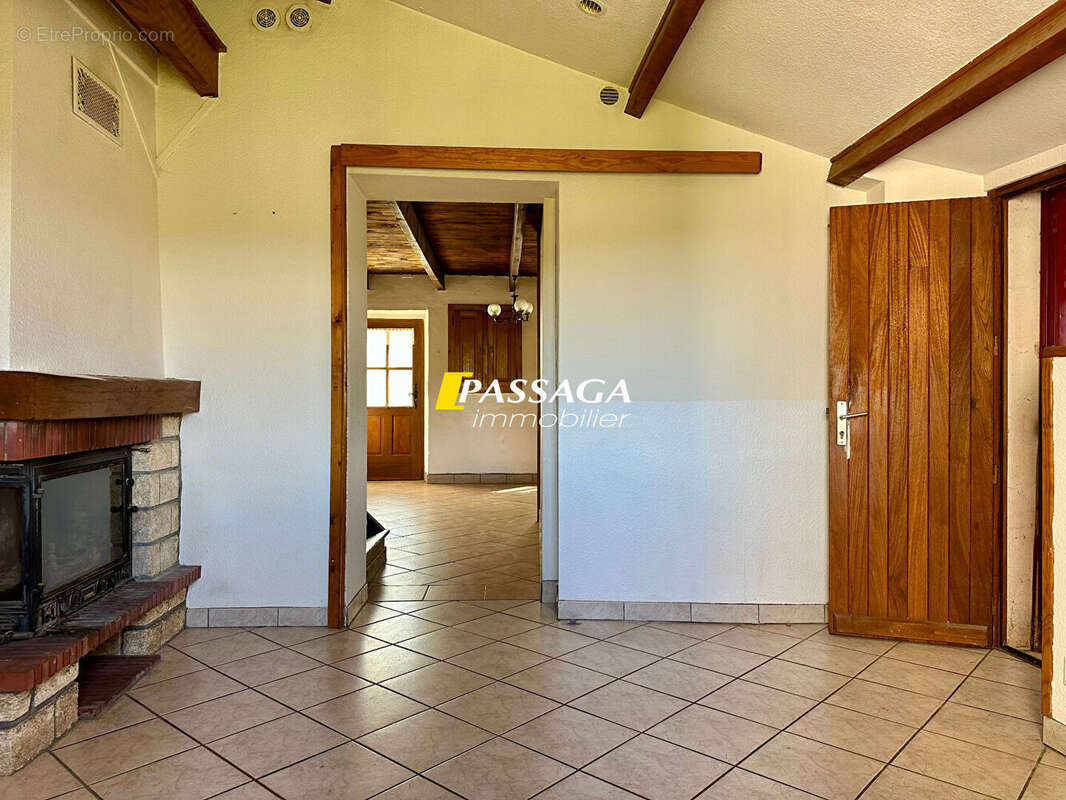 A VENDRE - Maison d'habitation de type 3 avec terrasses et jardin non attenant - SAINT GERMAIN DU TEIL - photo 8