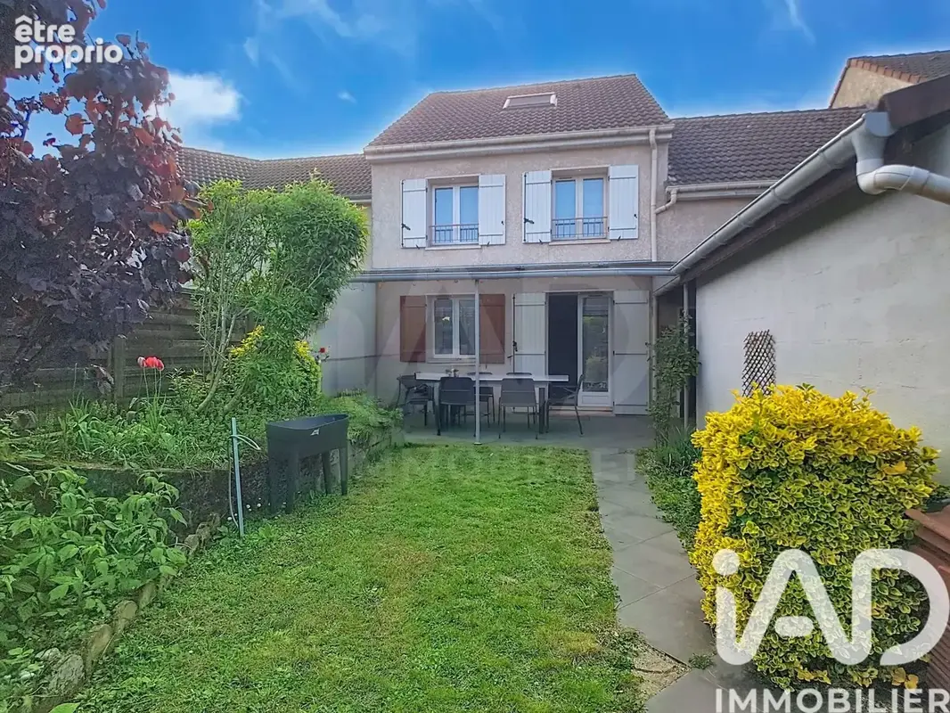 Photo 1 - Maison à VERT-SAINT-DENIS