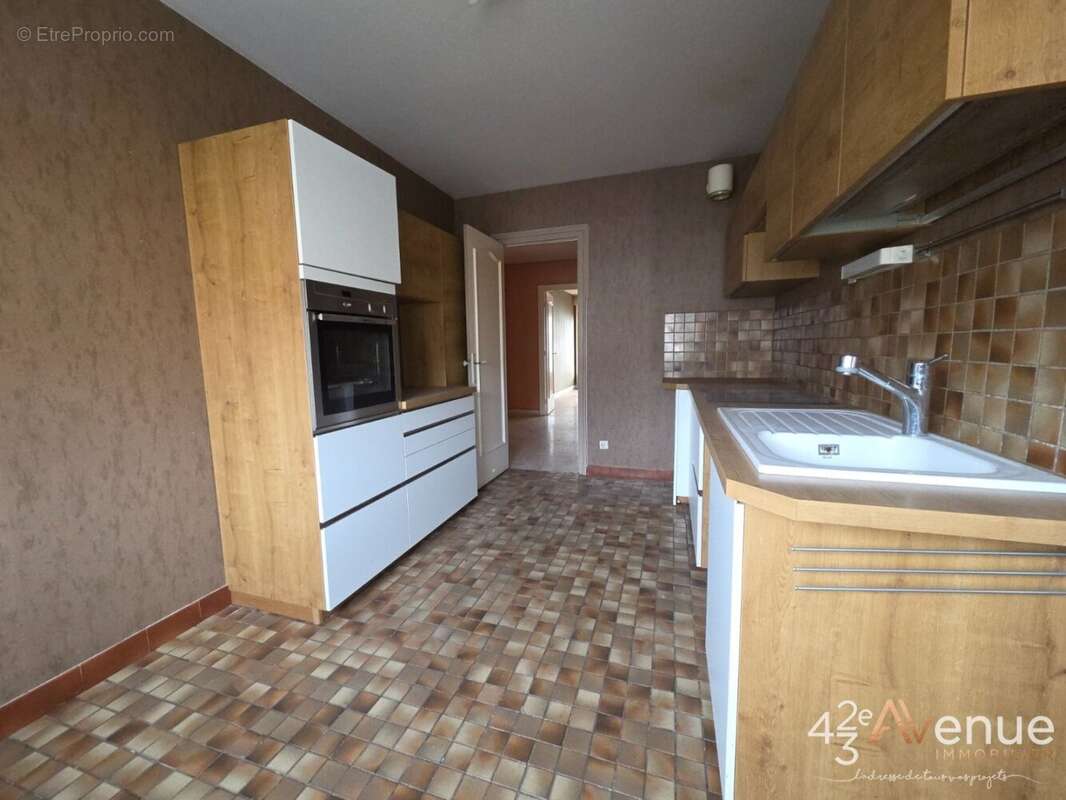 Appartement à SAINT-ETIENNE