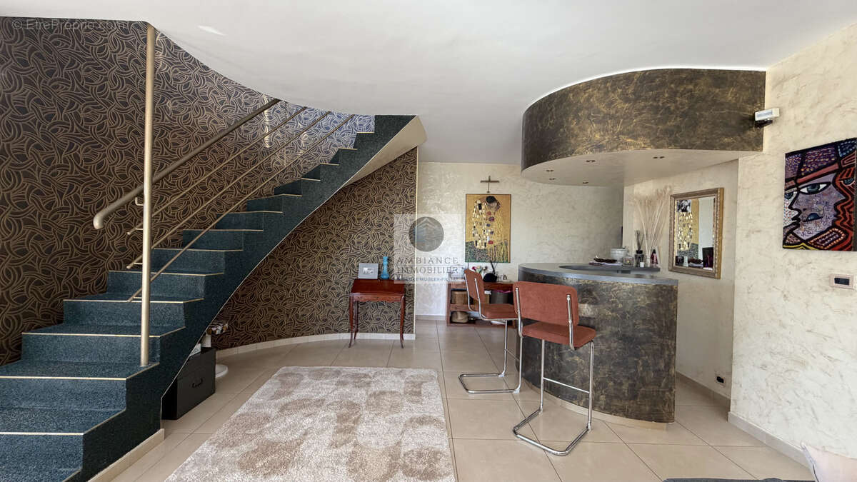 Maison d'architecte avec superbe vue - photo 11