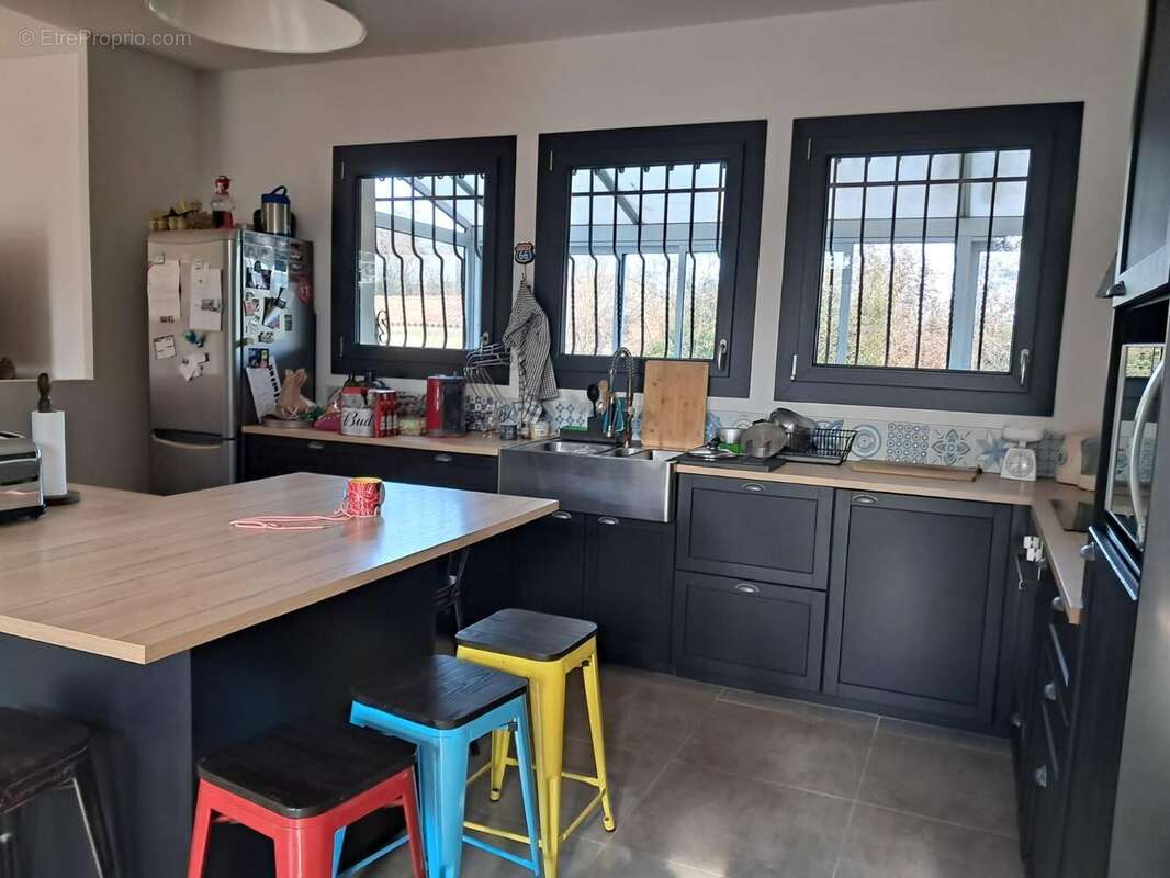 Maison à SAINT-HILAIRE-DE-BRETHMAS