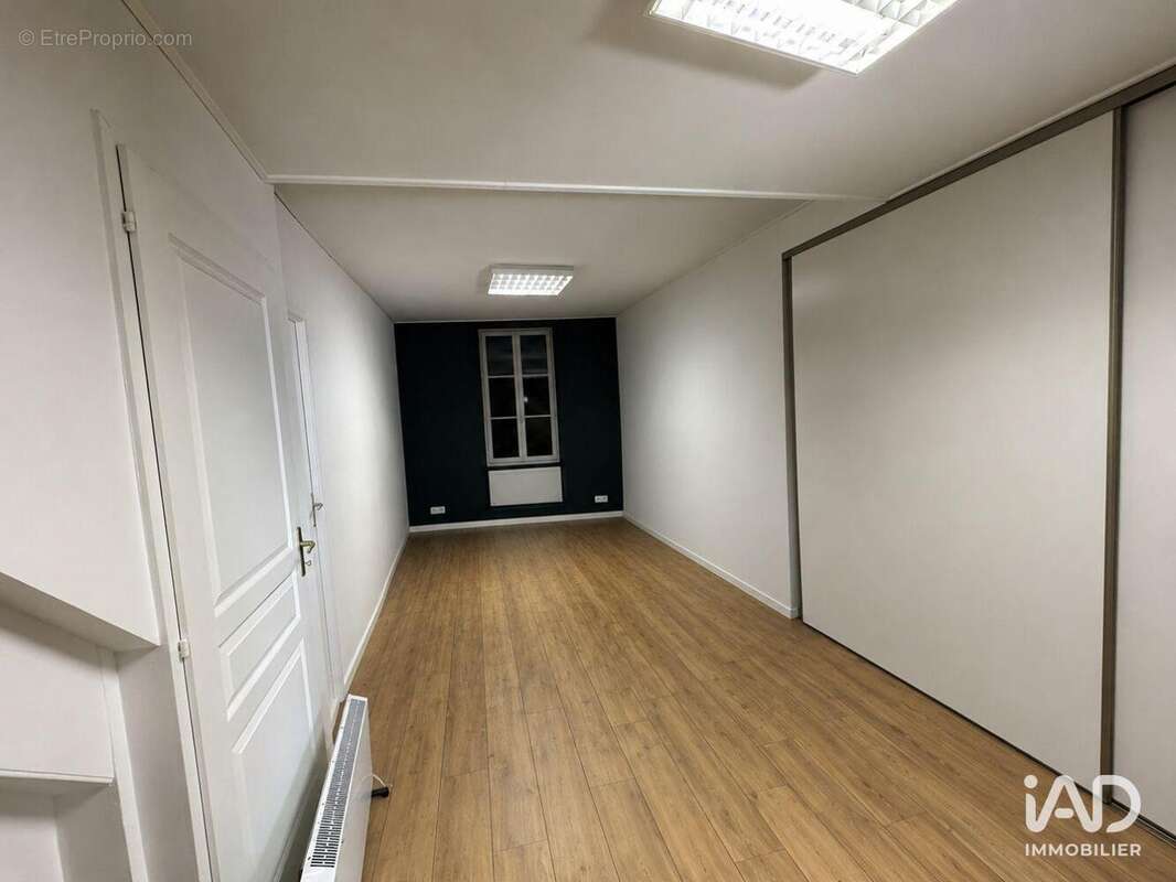 Commerce 200 m² à La Rochefoucauld  - photo 9