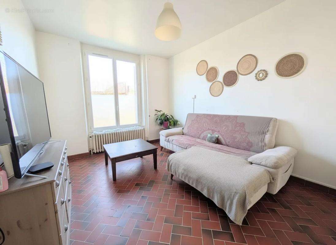 Maison à BELLEGARDE