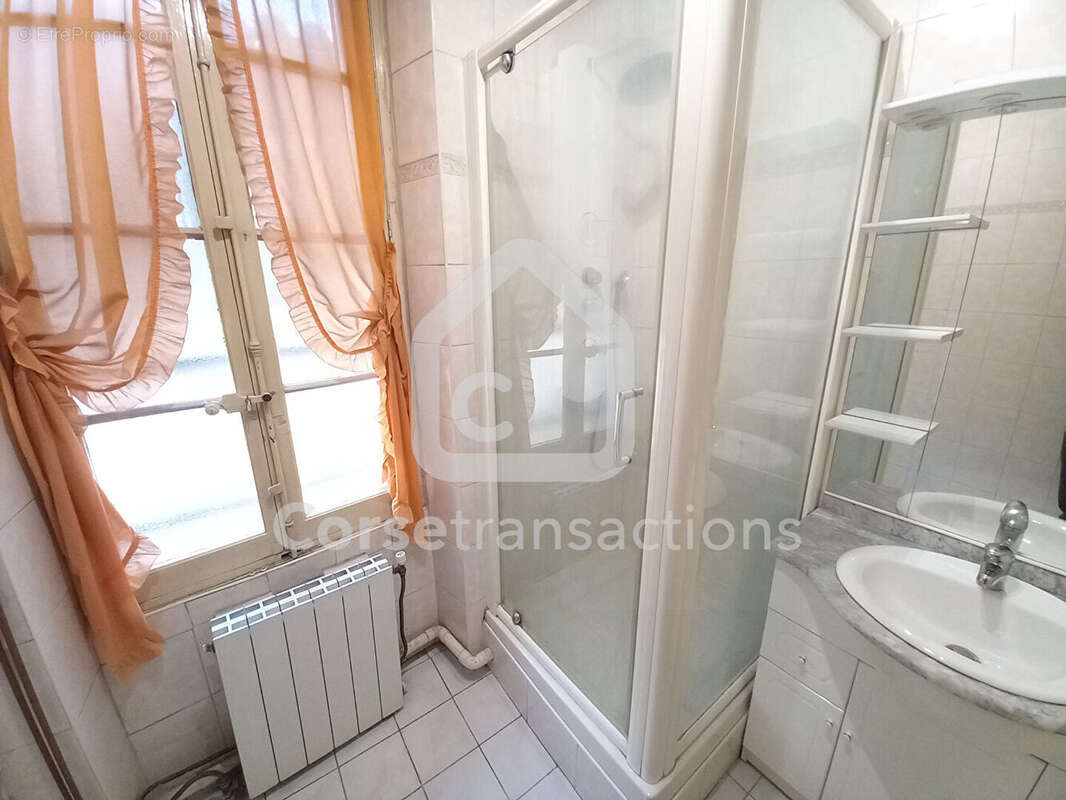 Appartement à MARSEILLE-6E