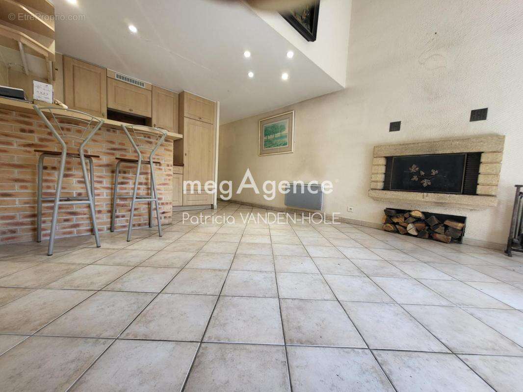 Maison dans un domaine résidentiel sécurisé avec piscines, golf et spa a 1h de Paris - photo 2