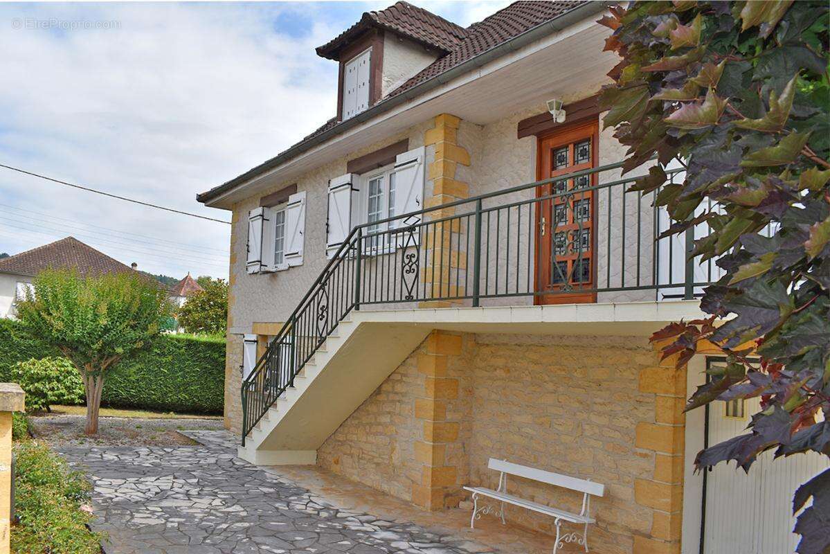 Maison à TERRASSON-LAVILLEDIEU