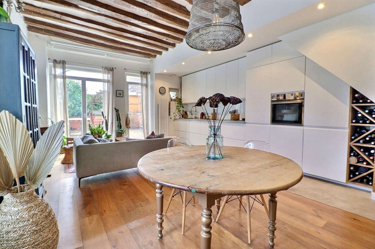 Appartement à MAREIL-MARLY