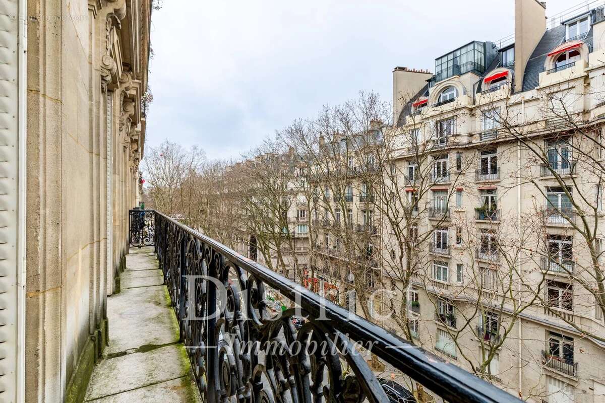 Appartement à PARIS-7E