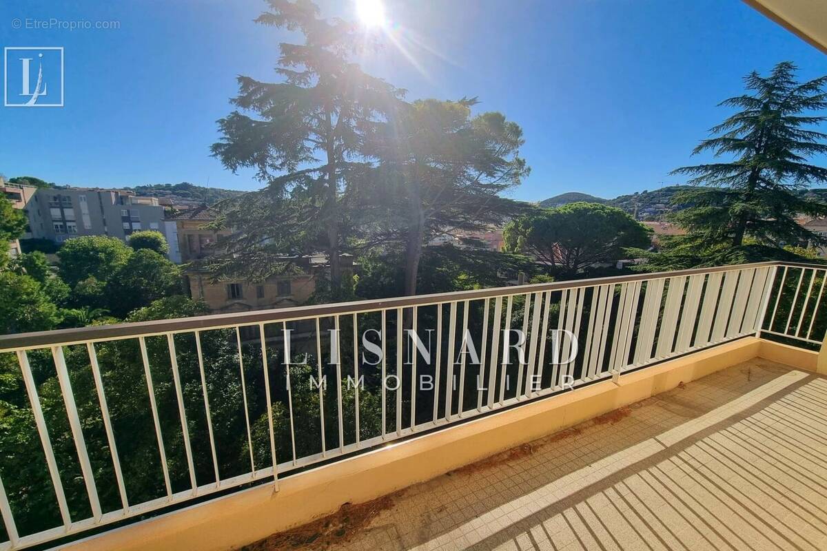 Appartement à VALLAURIS