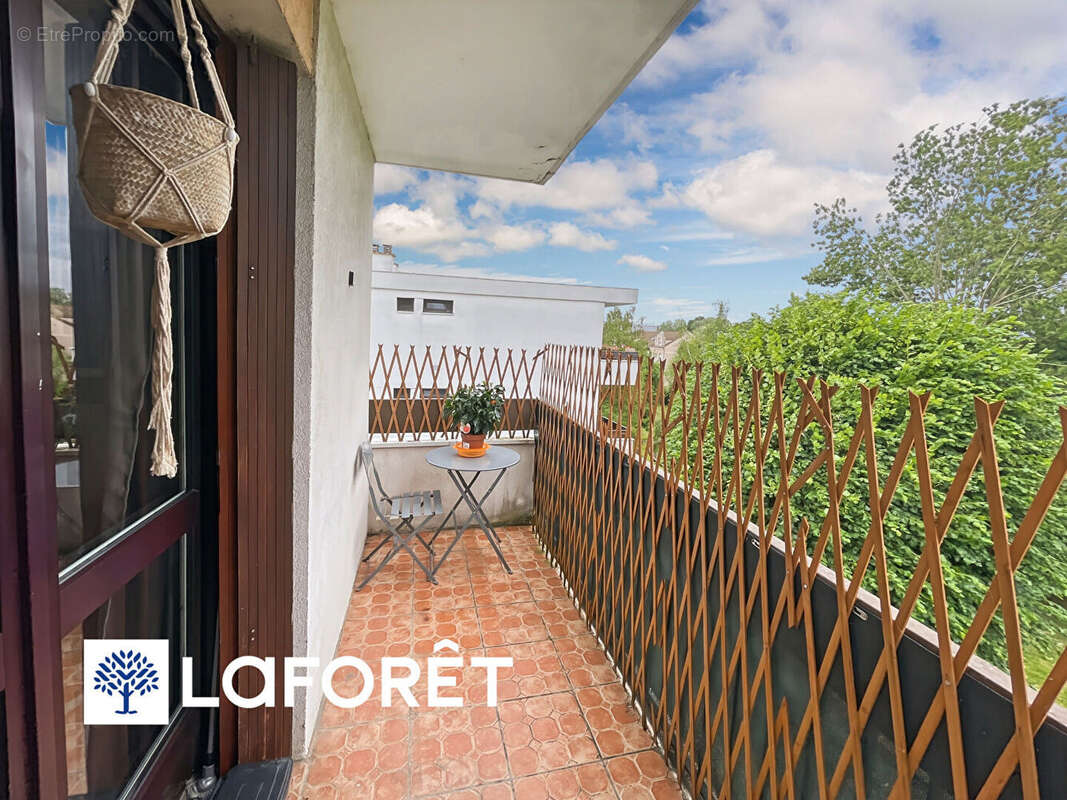 Appartement à SAINTE-GENEVIEVE-DES-BOIS