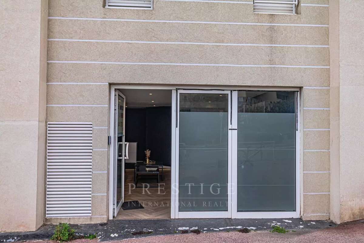 Juan les pins, murs à vendre avec garage - photo 9