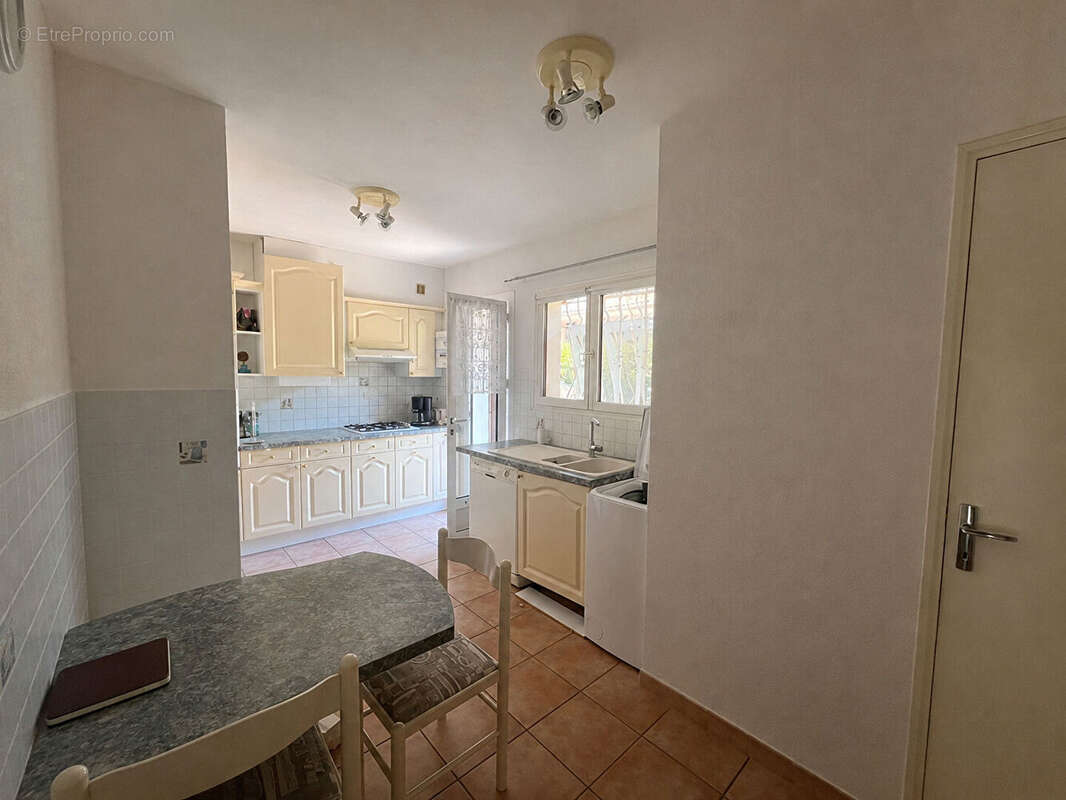 Maison 93 m² à Saint-Mandrier-Sur-Mer  - photo 3