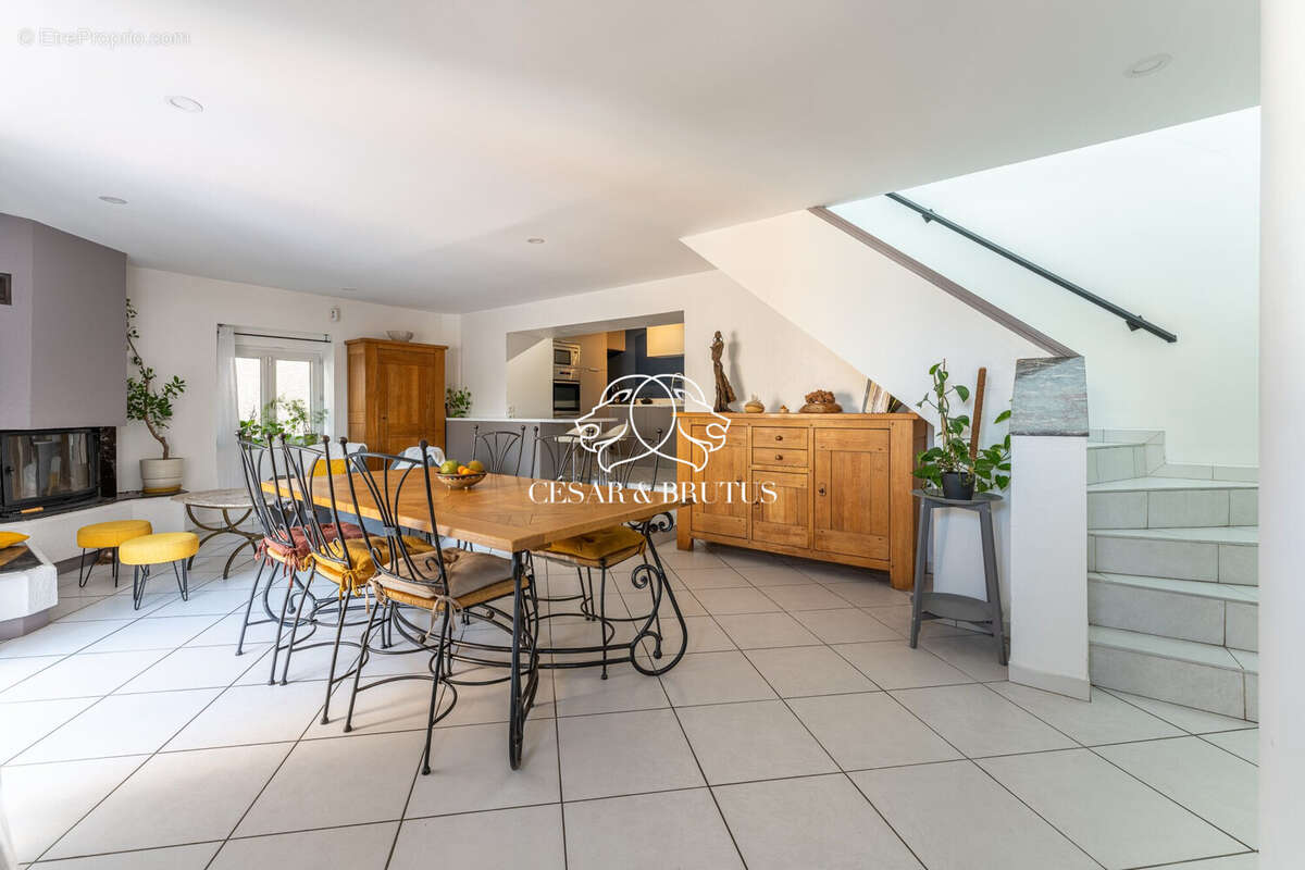 Maison 136 m² à Genas  - photo 5