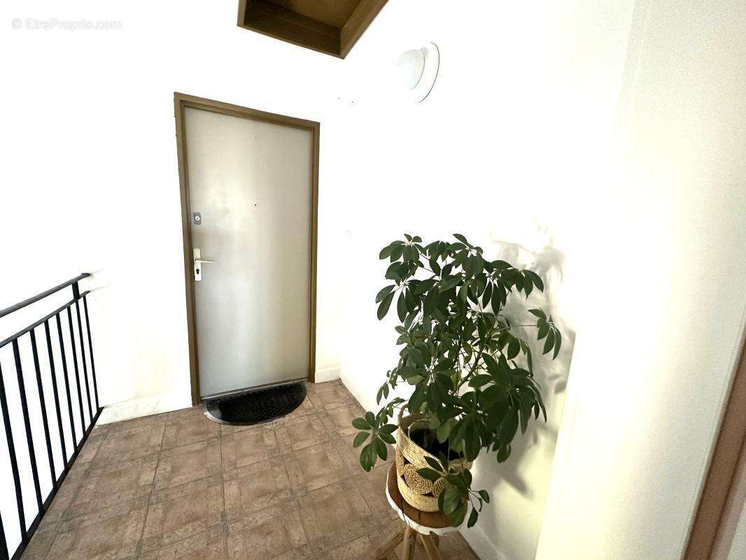 Appartement À Vendre - photo 17