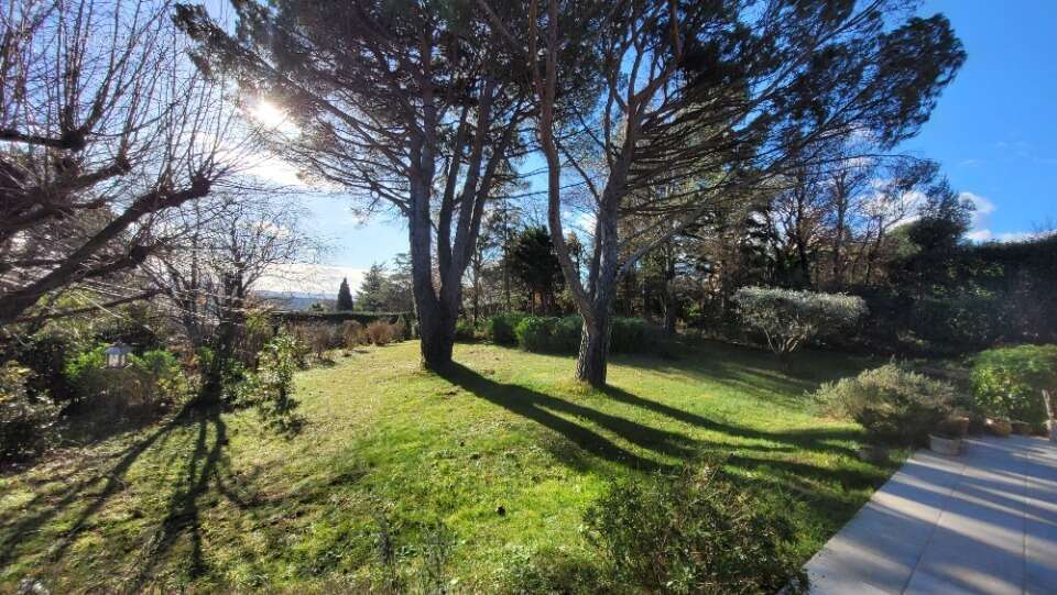Terrain à MONTELIMAR