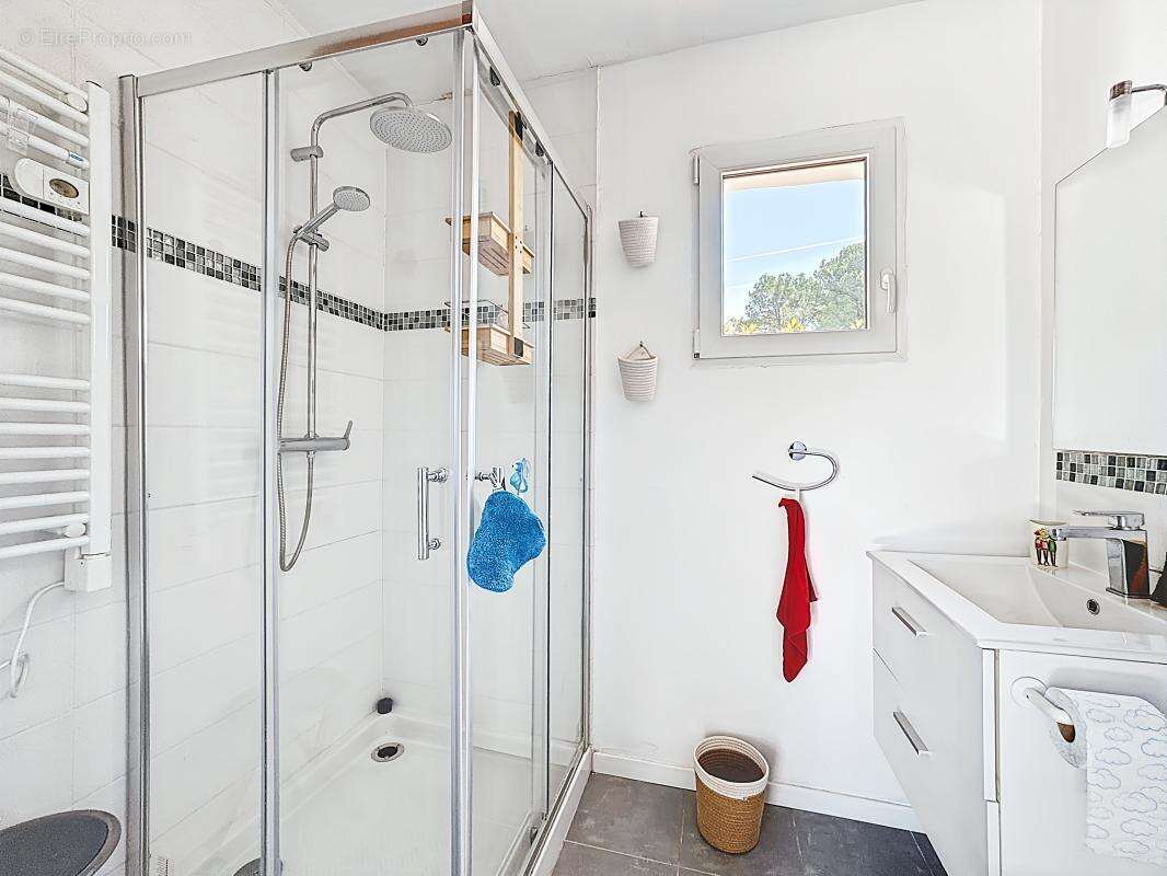 Maison à ROQUEBRUNE-SUR-ARGENS