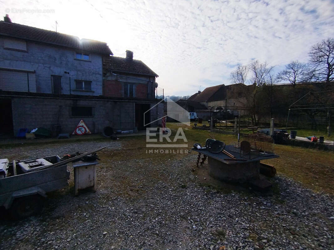 Maison à CREVENEY