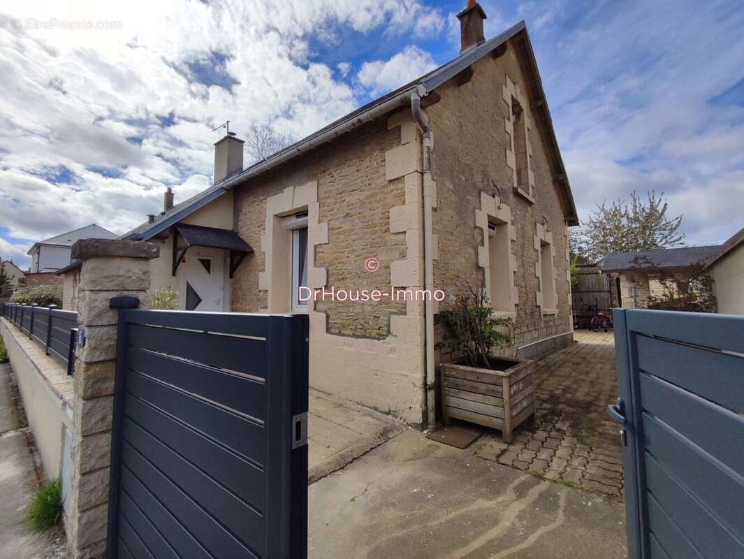 Maison à AUTHIE