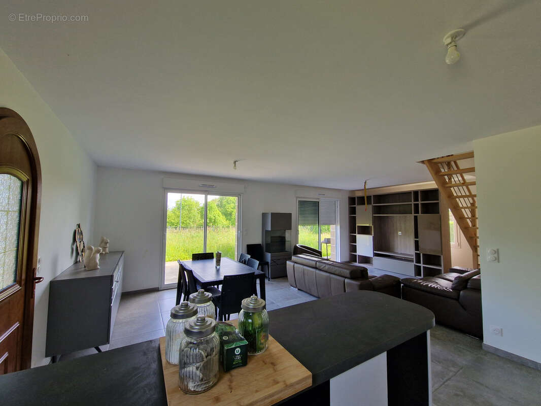 Maison à DRAGEY-RONTHON