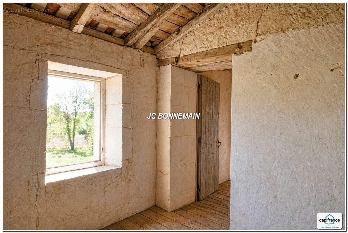 A vendre sur 1,14 Ha - Maison 1 à Réhabiliter 200 m² / Maison 2 Habitable Immédiat CHERMIGNAC (17) - photo 23