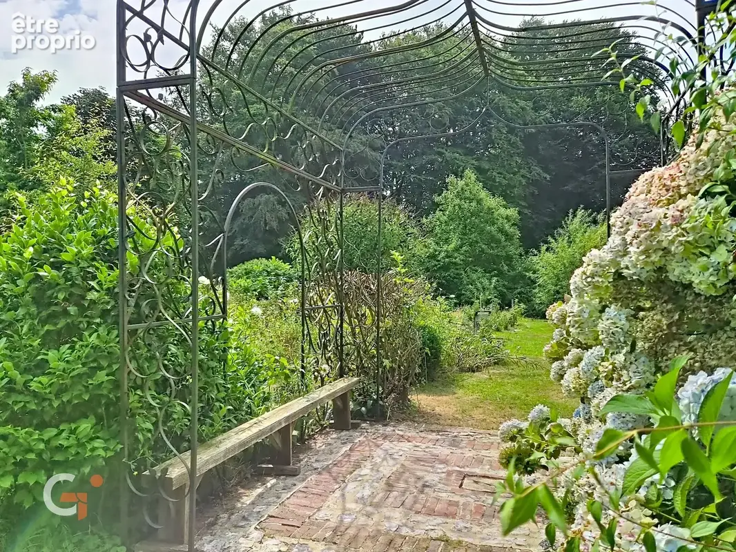 L’Histoire au pas de votre porte : Demeure de caractère de 157 m² dans son parc de 6 334 m² - photo 25
