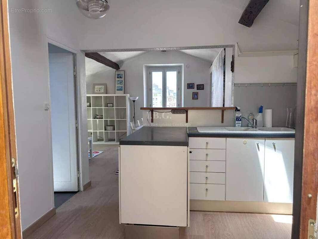 Appartement à MARSEILLE-8E