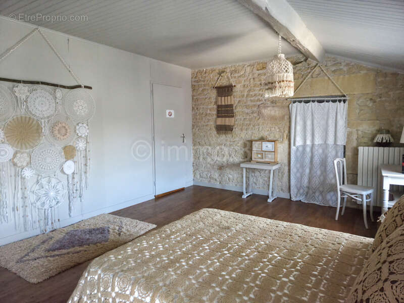 Maison à CHEF-BOUTONNE