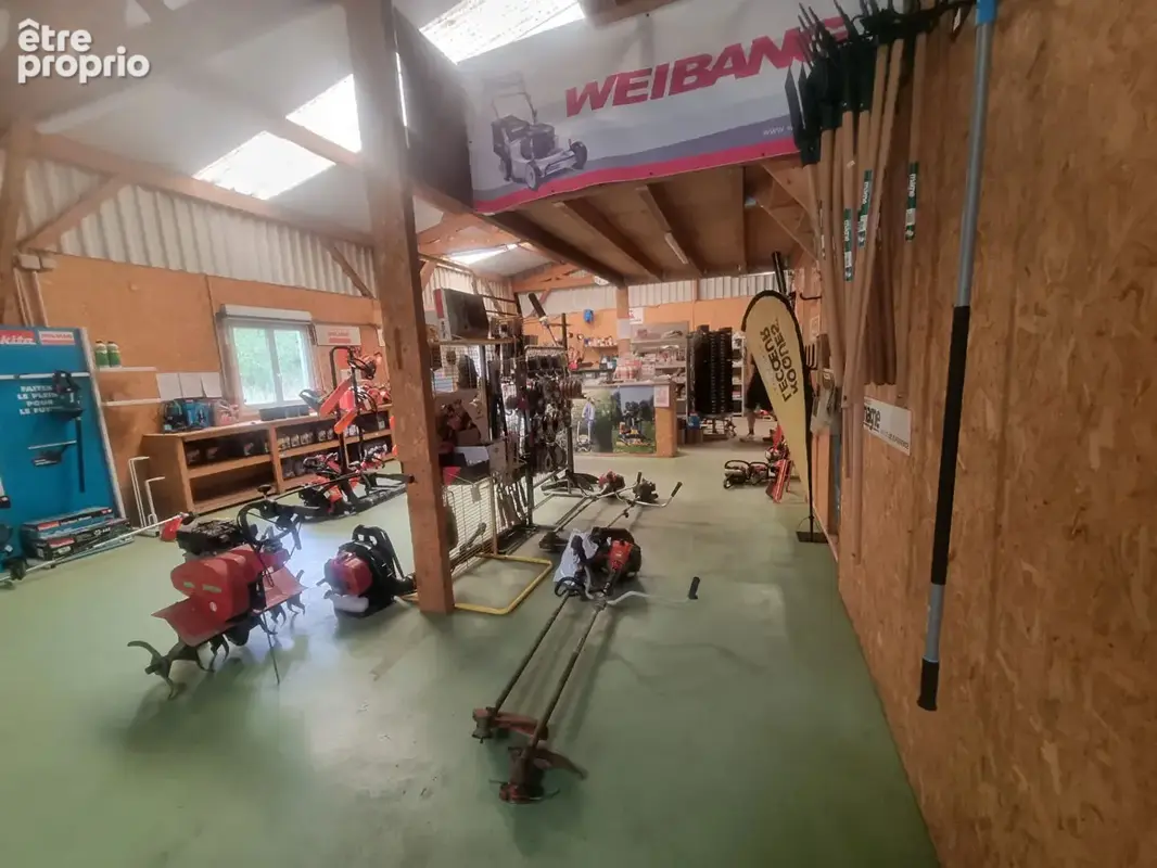 BEGARD, local commercial sur 1500 m2 de terrain - photo 3