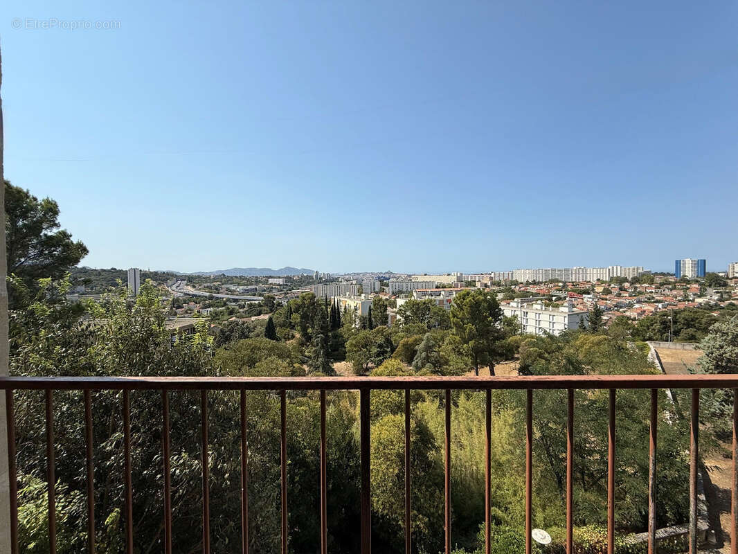Beau T4 Traversant de 66m2 avec balcon - photo 3