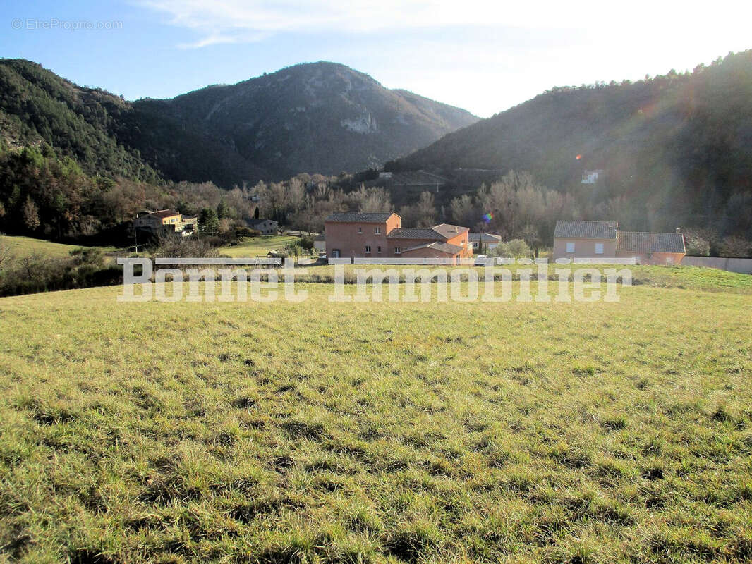 Terrain à SAINT-FERREOL-TRENTE-PAS