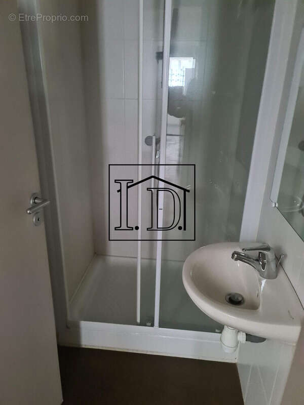 Salle d'Eau 1er - Maison à LAUZUN