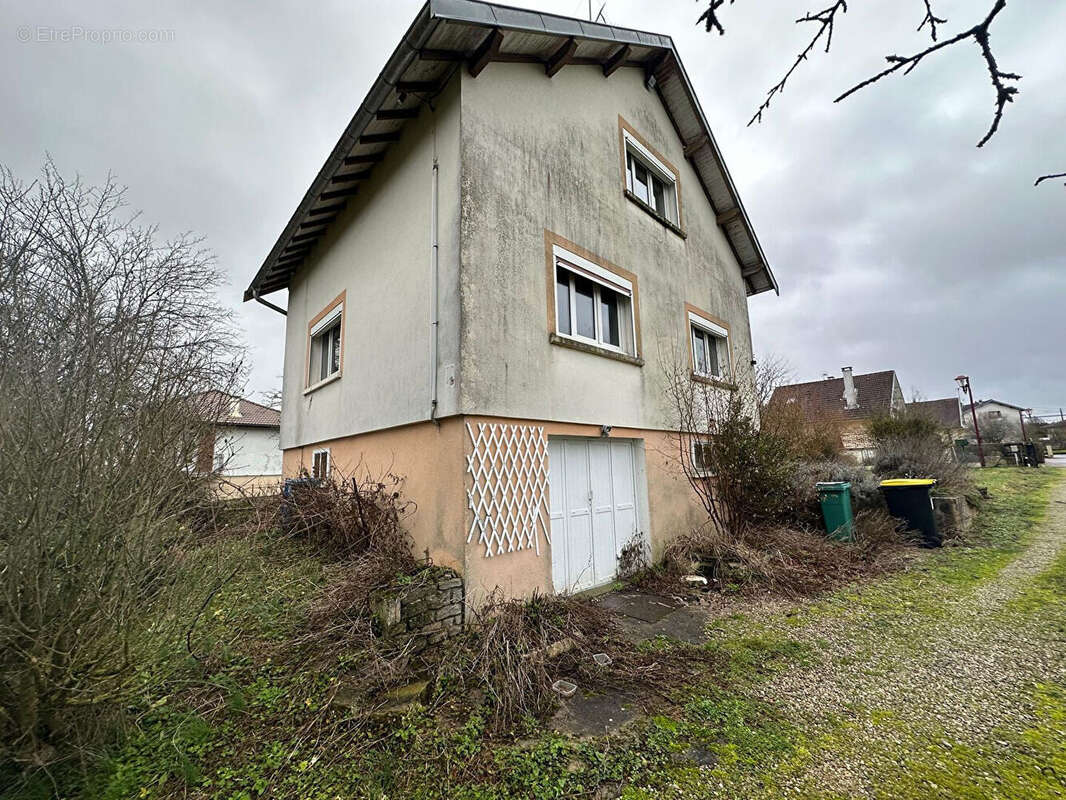 Maison à CONTREXEVILLE