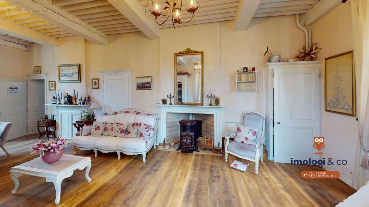 Maison à OYE-ET-PALLET