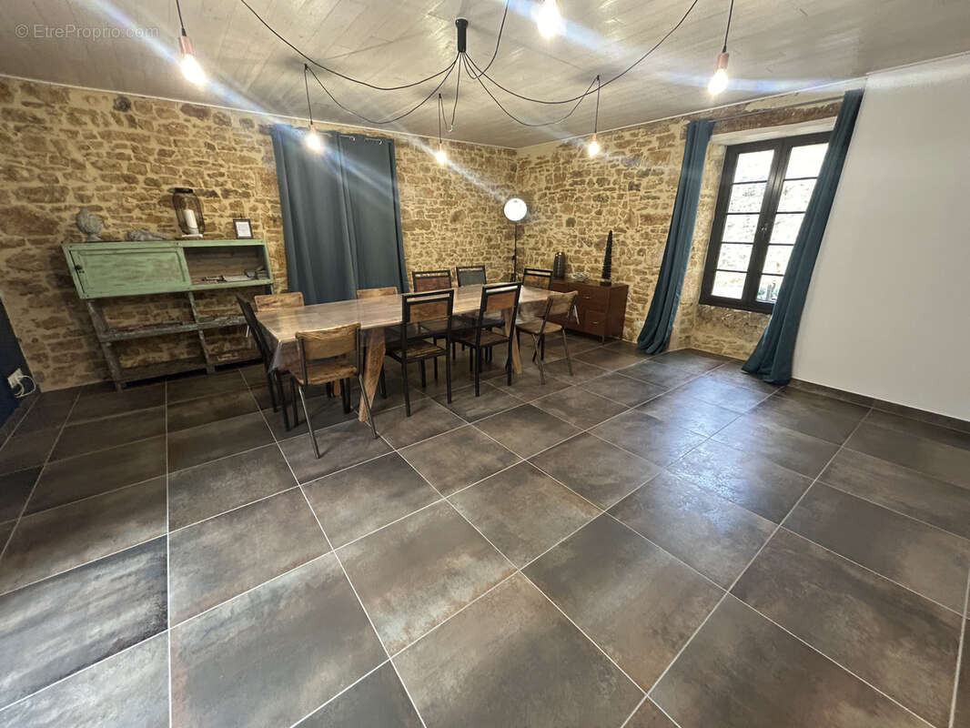 Maison à SAINT-MARTIAL-DE-NABIRAT