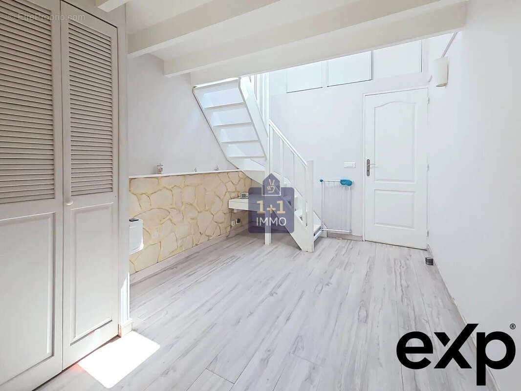 Maison à TOURRETTES