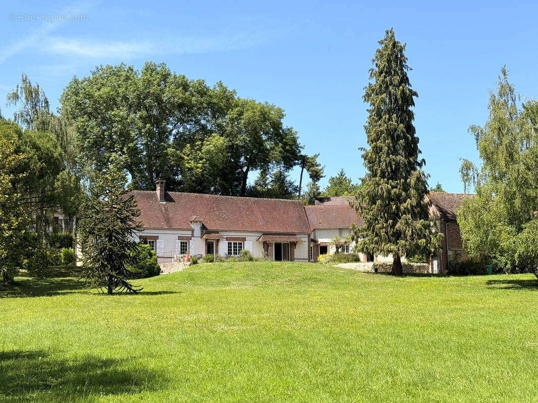 Maison à CHERISY