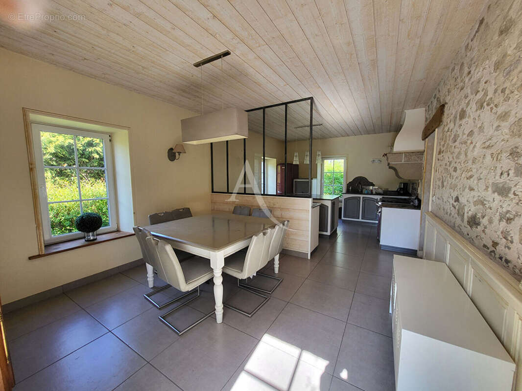 Maison à LE POIRE-SUR-VIE