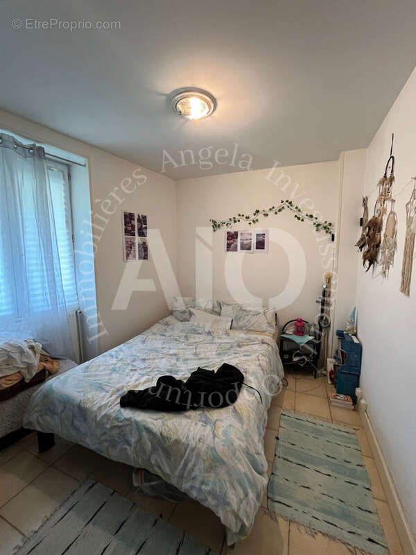 À vendre   Appartement T3 traversant et lumineux de 52 m2 avec balcon en centre ville de Pontcharra (69490  Vi - photo 2