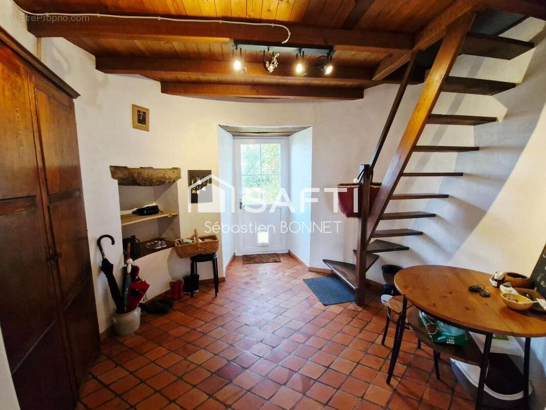 Photo 8 - Maison à CHATEAU-GUIBERT