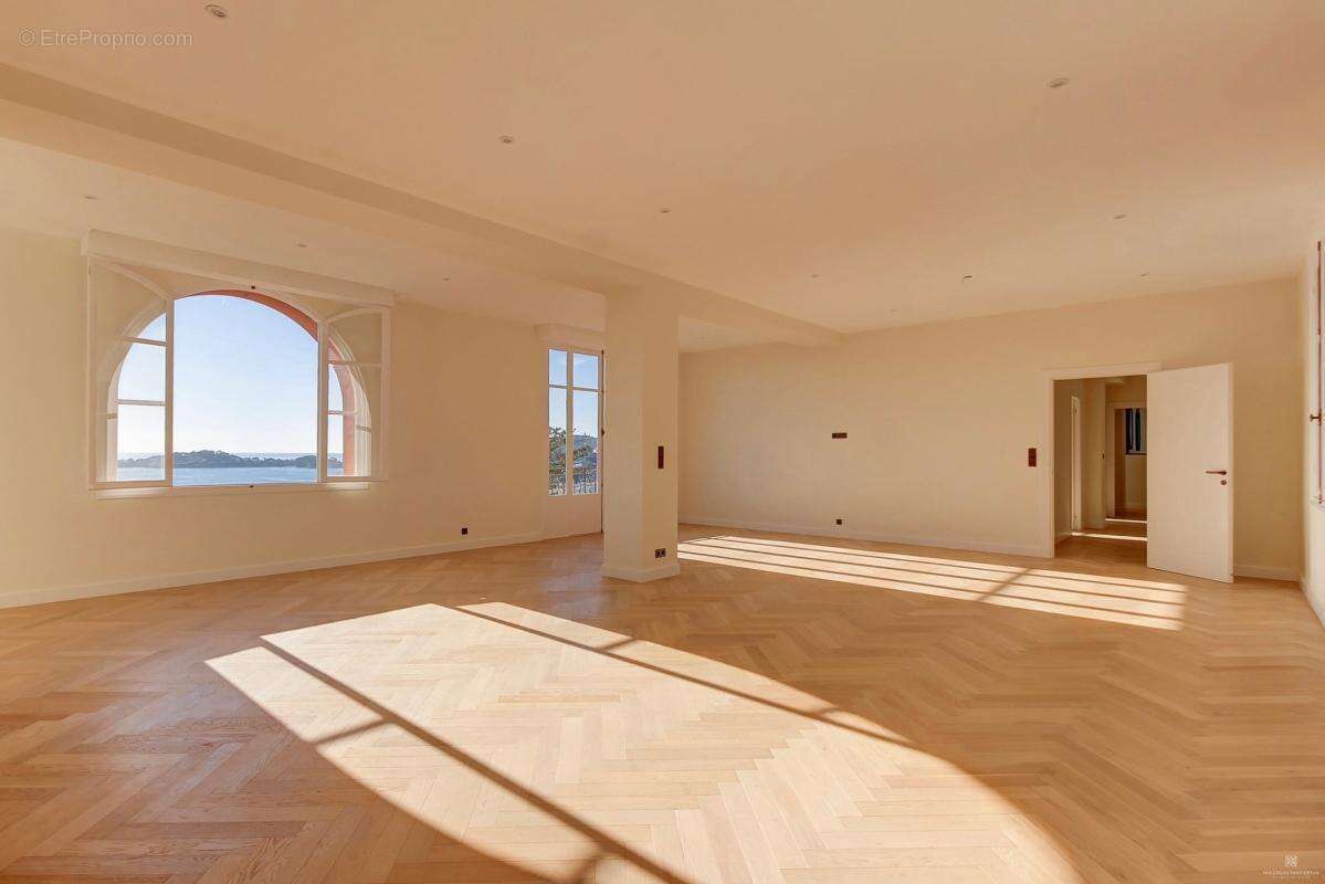 Appartement à BEAULIEU-SUR-MER